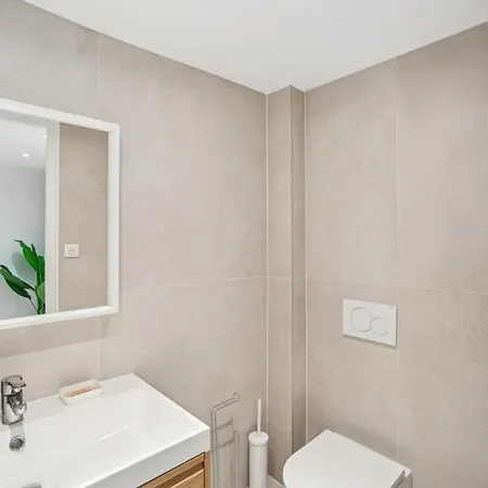 La Promenade Nicoise *