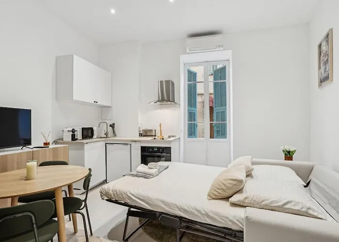 La Promenade Nicoise * ニース